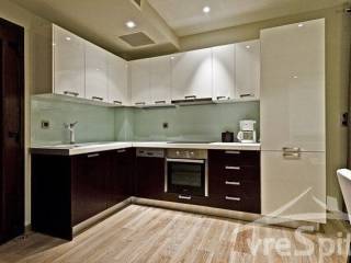 ΚΟΥΖΙΝΑ ΚΑΤΩ ΕΠΙΠΕΔΟΥ