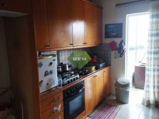 γκαρσονιέρα στο ισόγειο