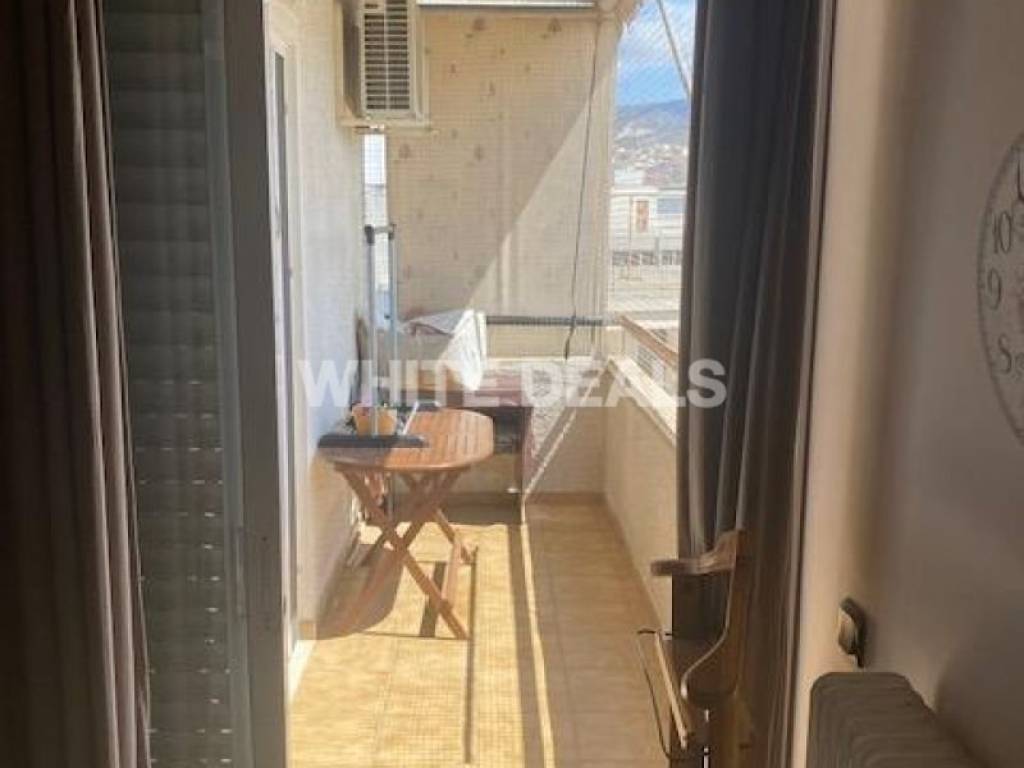 Πίσω Μπαλκόνι