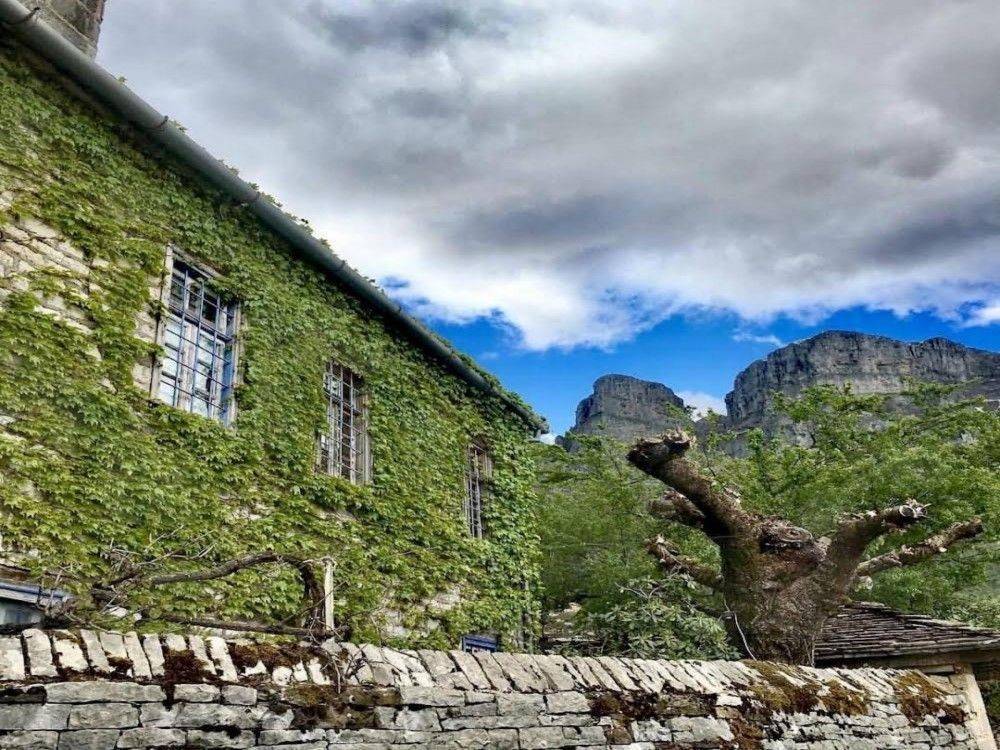 Πωλείται συγκρότημα κατοικιών