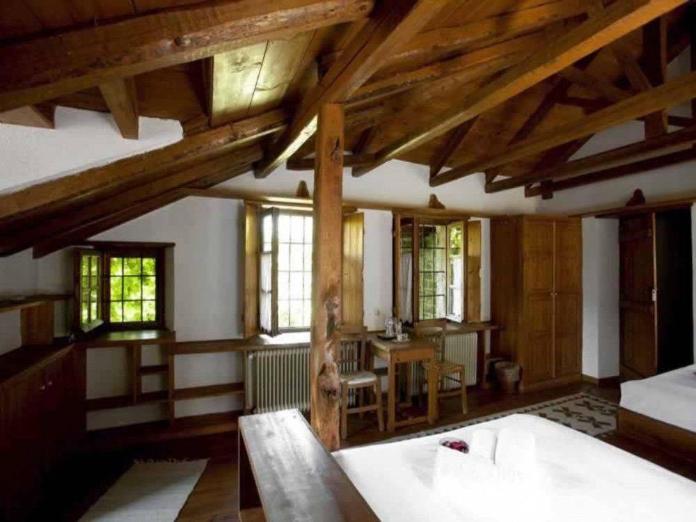 Πωλείται συγκρότημα κατοικιών