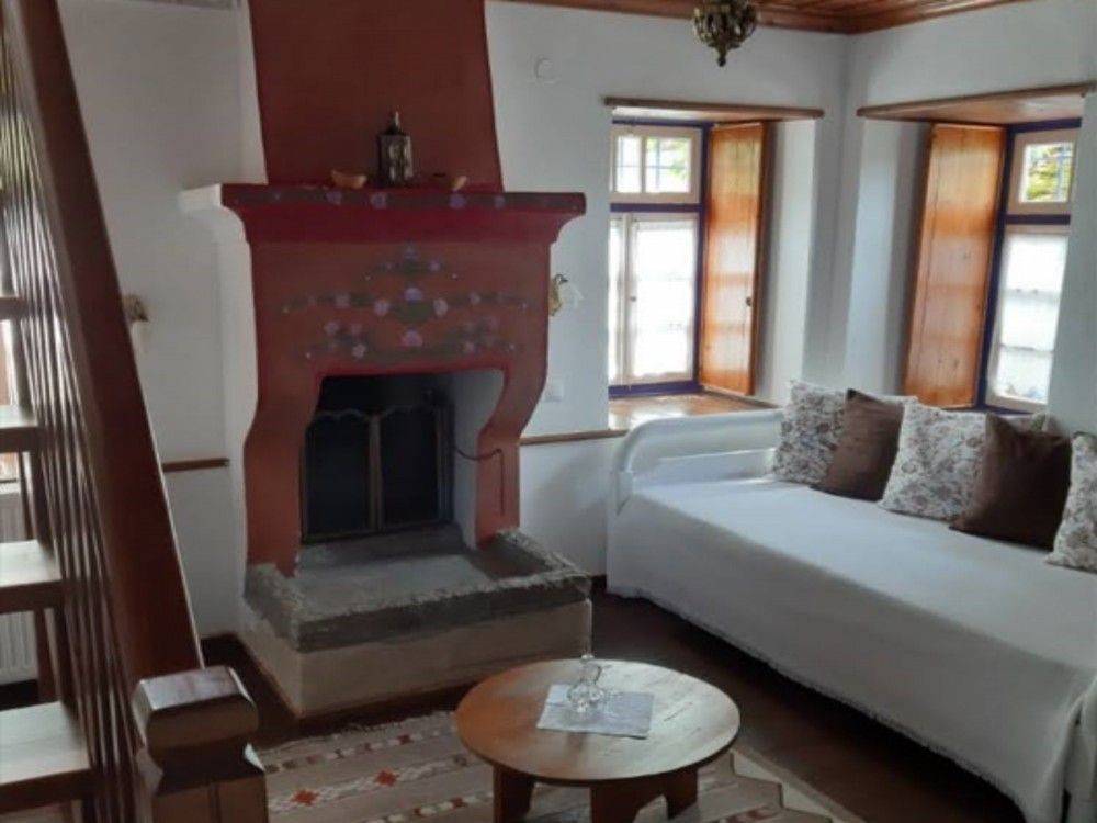 Πωλείται συγκρότημα κατοικιών