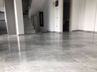 ΣΑΛΟΝΙ ΜΕΖΟΝΕΤΑ