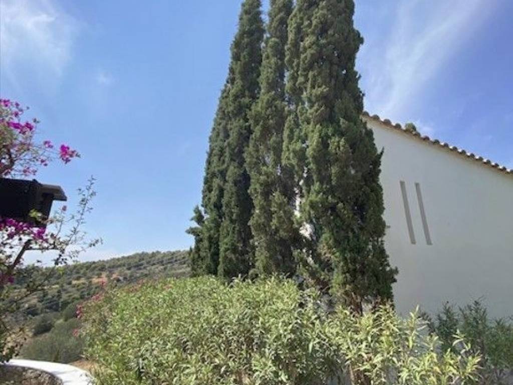 stone villa of unique aesthetics and multi-level architectur