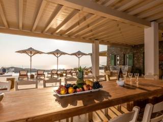 Comfortable luxury villa of 220 sq m on a plot of 2,500 sq m