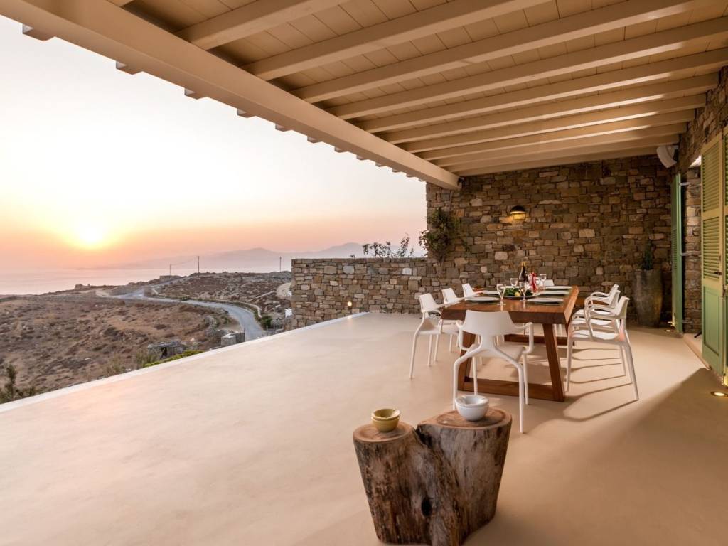 Comfortable luxury villa of 220 sq m on a plot of 2,500 sq m