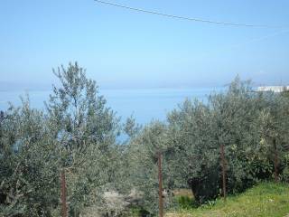 The property is a short distance from a private beach.