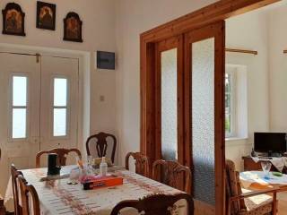 Σαλονοτραπεζαρία