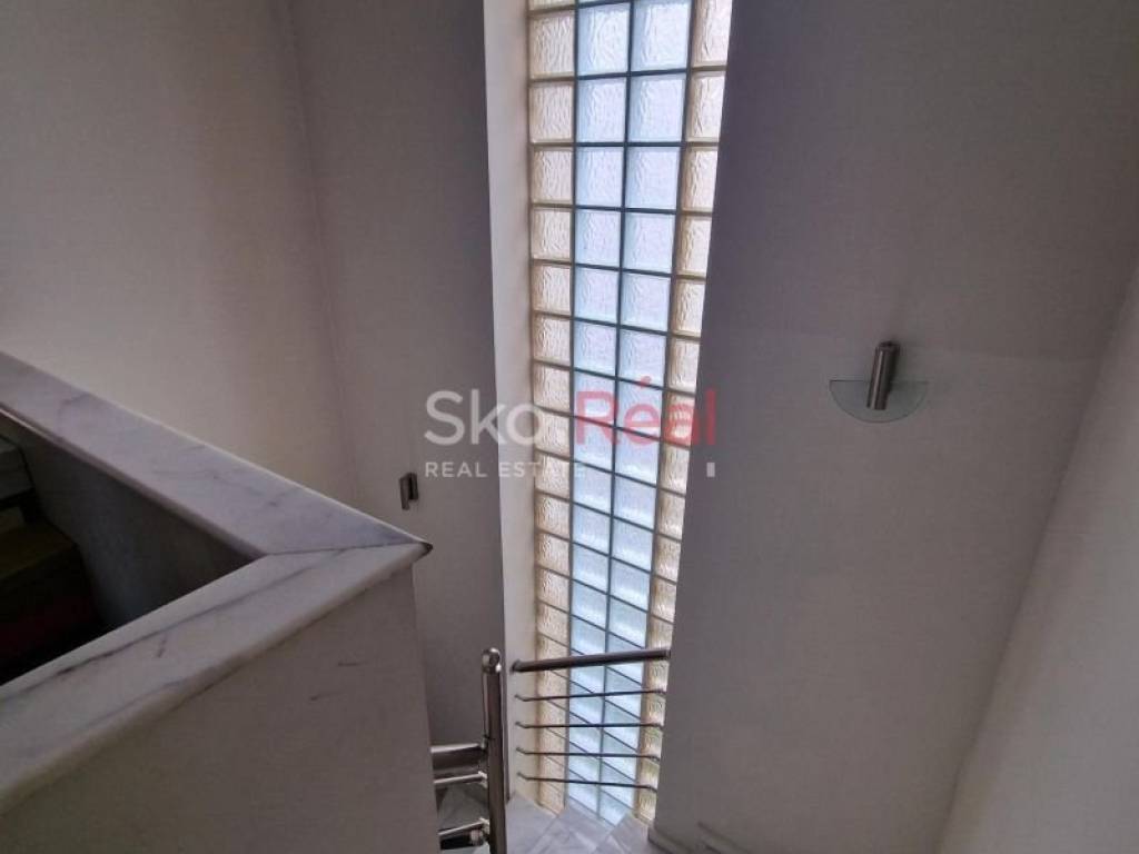 ΕΣΩΤΕΡΙΚΗ ΣΚΑΛΑ