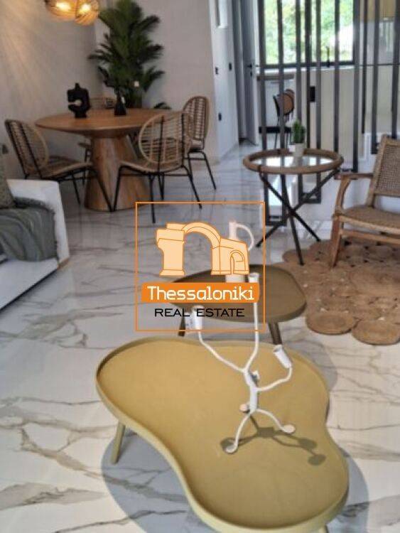 Πευκοχώρι, Μεζονέτα