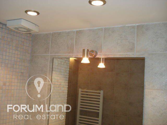 Forumland Real Estate, Μπάνιο