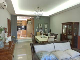 ΕΝΙΑΙΟΣ ΧΩΡΟΣ ΣΑΛΟΝΙ-ΤΡΑΠΕΖΑΡΙΑ ΣΤΟ ΙΣΟΓΕΙΟ