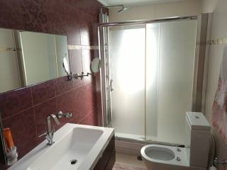 ΤΟ ΜΠΑΝΙΟ ΣΤΟΝ ΠΡΩΤΟ ΟΡΟΦΟ