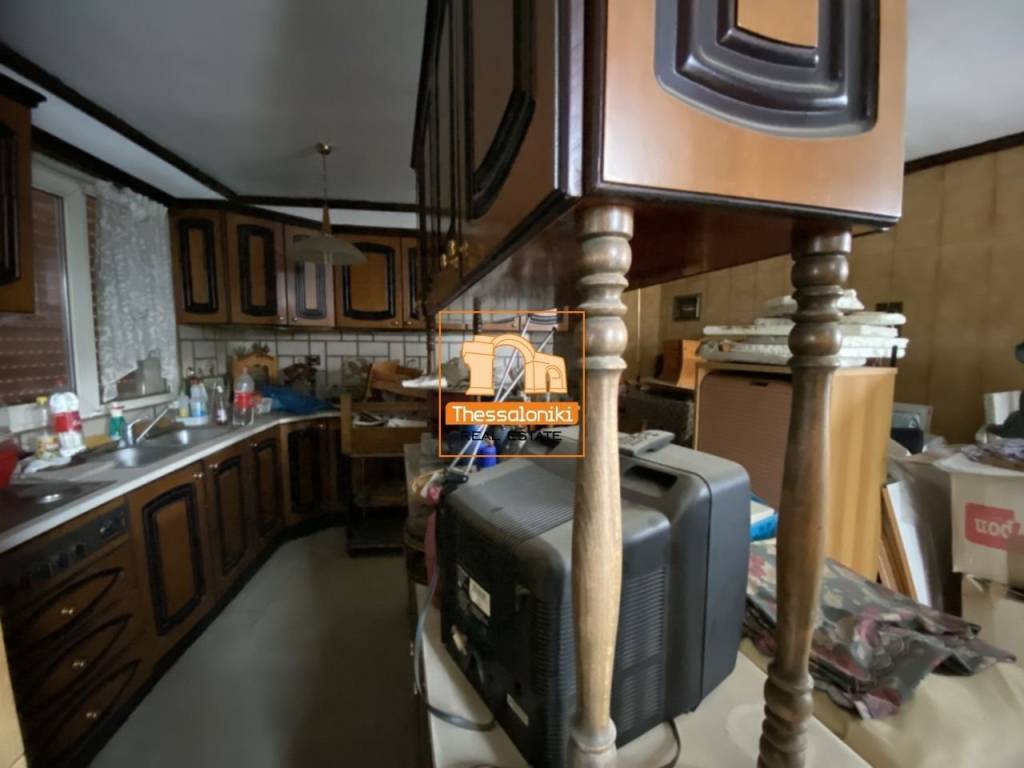 Ντεπώ, Στούντιο, 34 τ.μ.