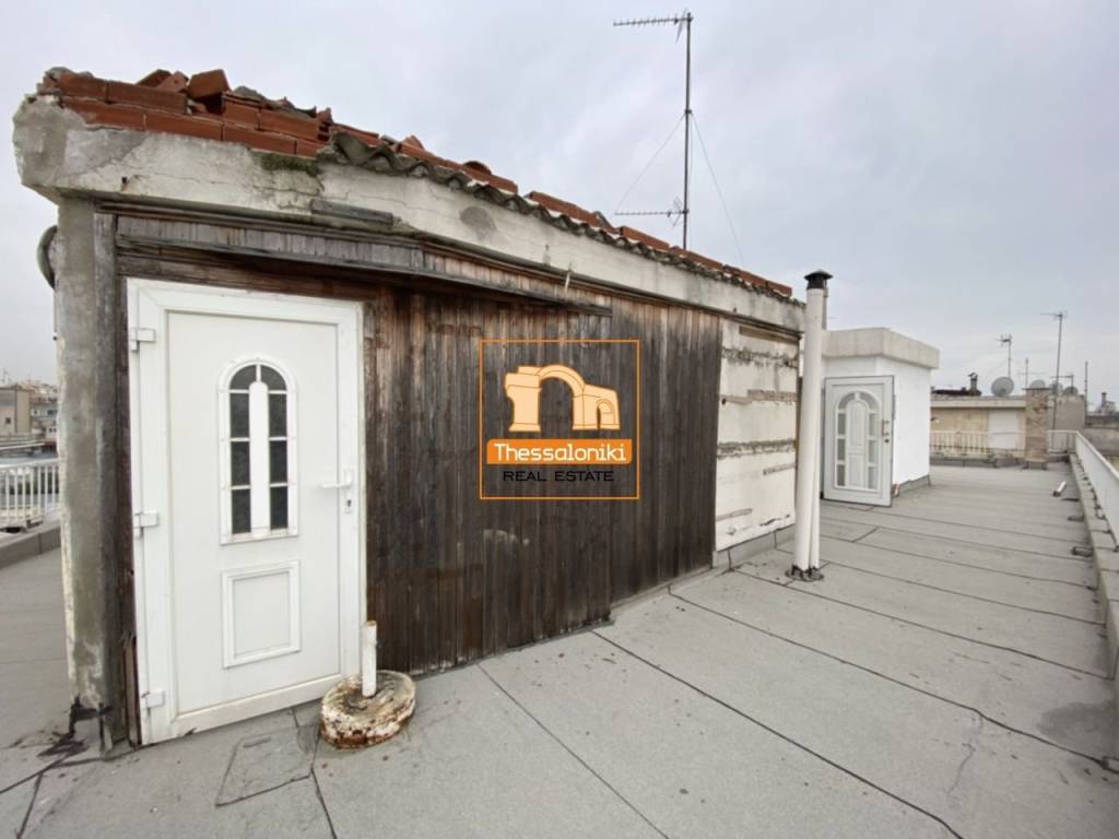 Ντεπώ, Στούντιο, 34 τ.μ.