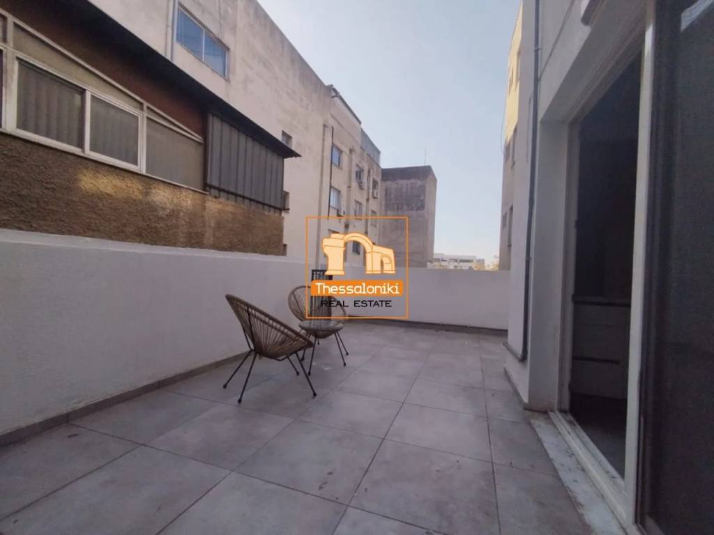 One Salonica, Γκαρσονιέρα, 45 τ.μ.