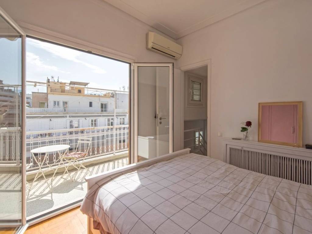 bedroom with terrace