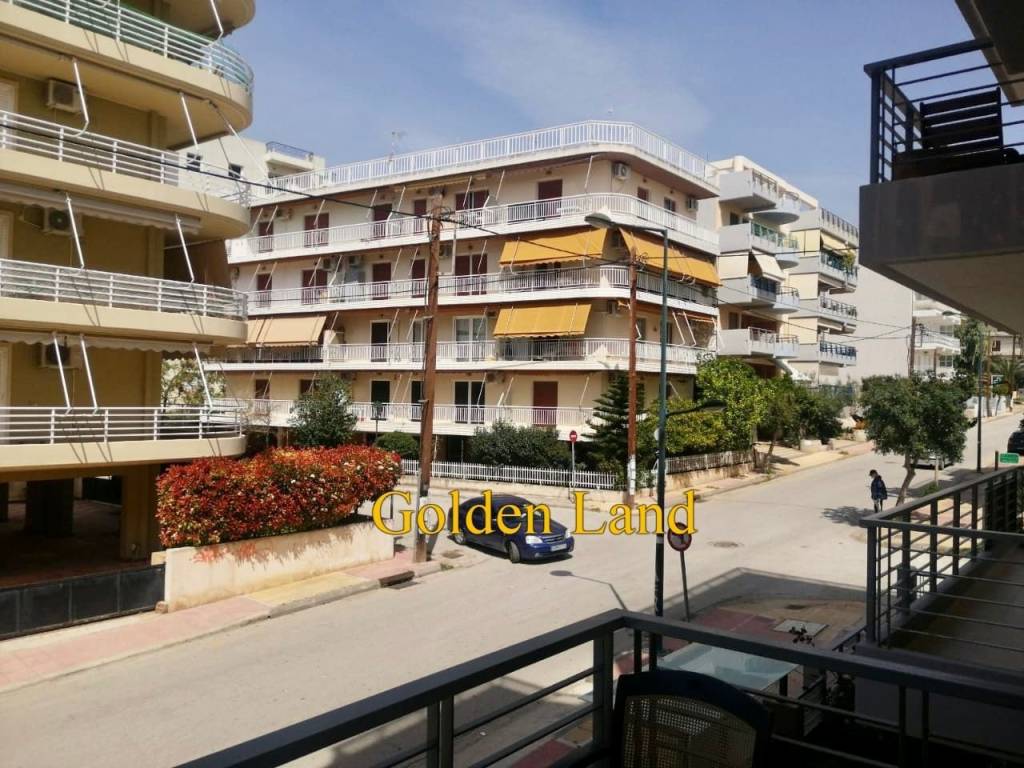 ΘΕΑ ΑΠΟ ΤΗ ΒΕΡΑΝΤΑ