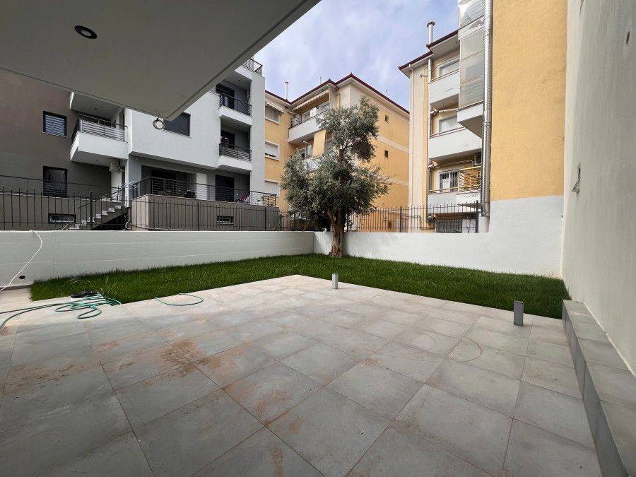 Kepos &amp; ayle apo to kathistiko.