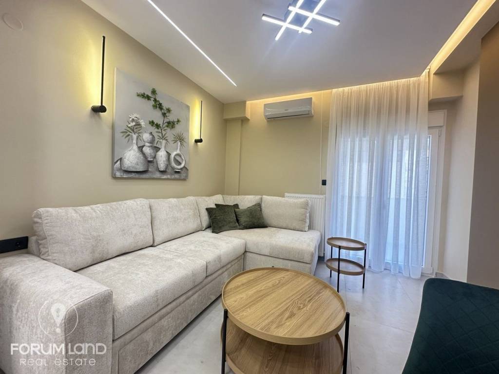 Forumland Real Estate, studio