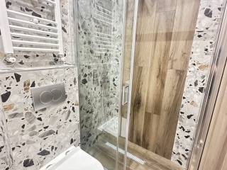 Forumland Real Estate, Μπάνιο