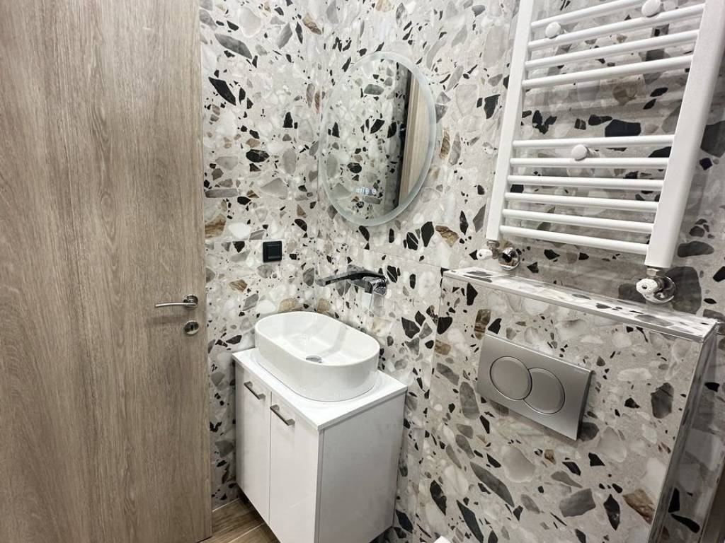 Forumland Real Estate, Μπάνιο