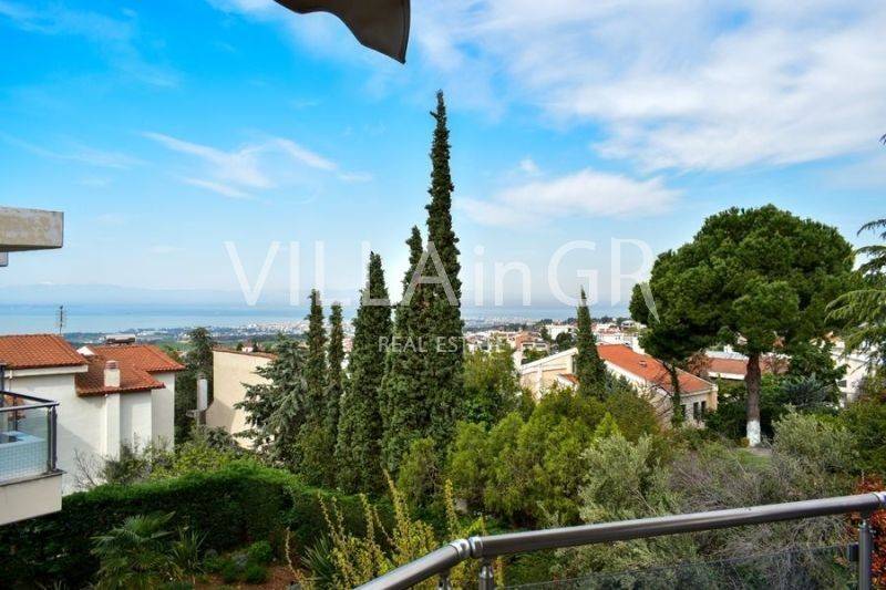 Θέα από μπαλκόνι