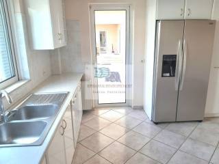 FULLY EQUIPMENT KITCHEN