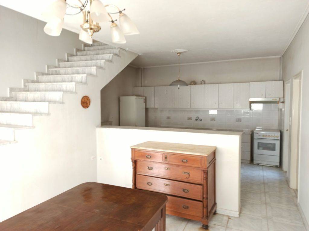 SALONI-TRAPEZARIA-KOYZINA STO ISOGEIO