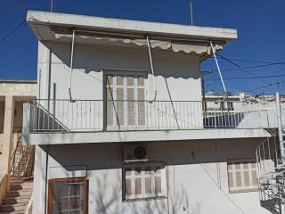 E NOTIA OPSE TES KATOIKIAS