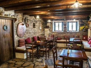 ΤΡΑΠΕΖΑΡΙΑ