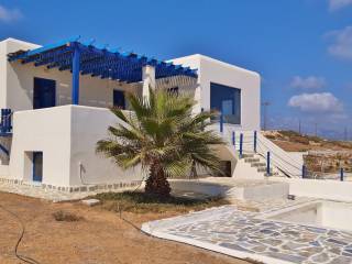 Villa Nike - pool . View from the gardern