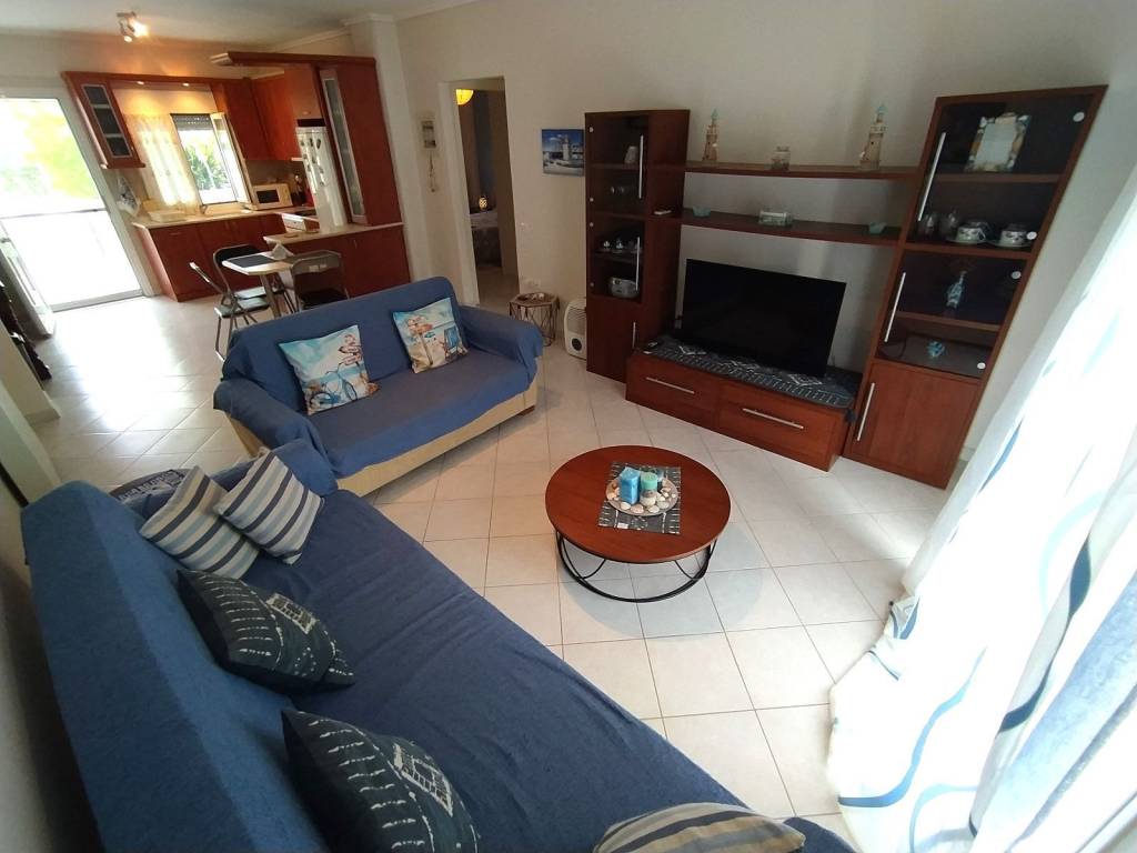 ANYPLACE MESITIKES YPERESIES