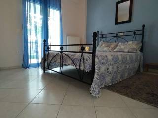 ANYPLACE MESITIKES YPERESIES