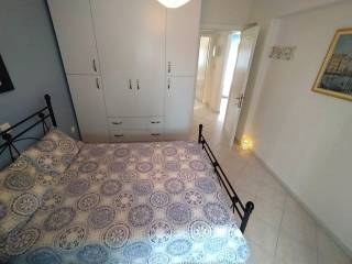 ANYPLACE MESITIKES YPERESIES