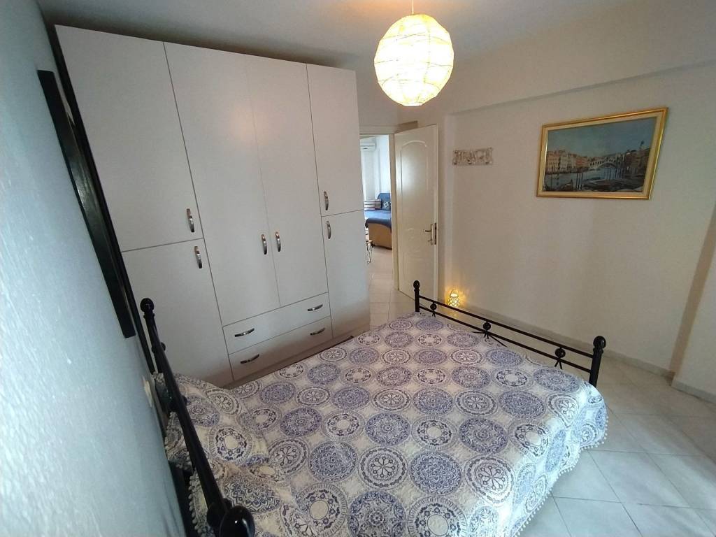 ANYPLACE MESITIKES YPERESIES