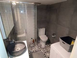 ANYPLACE MESITIKES YPERESIES