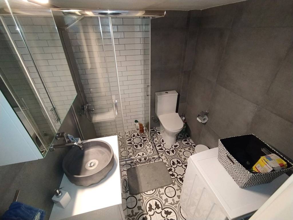 ANYPLACE MESITIKES YPERESIES