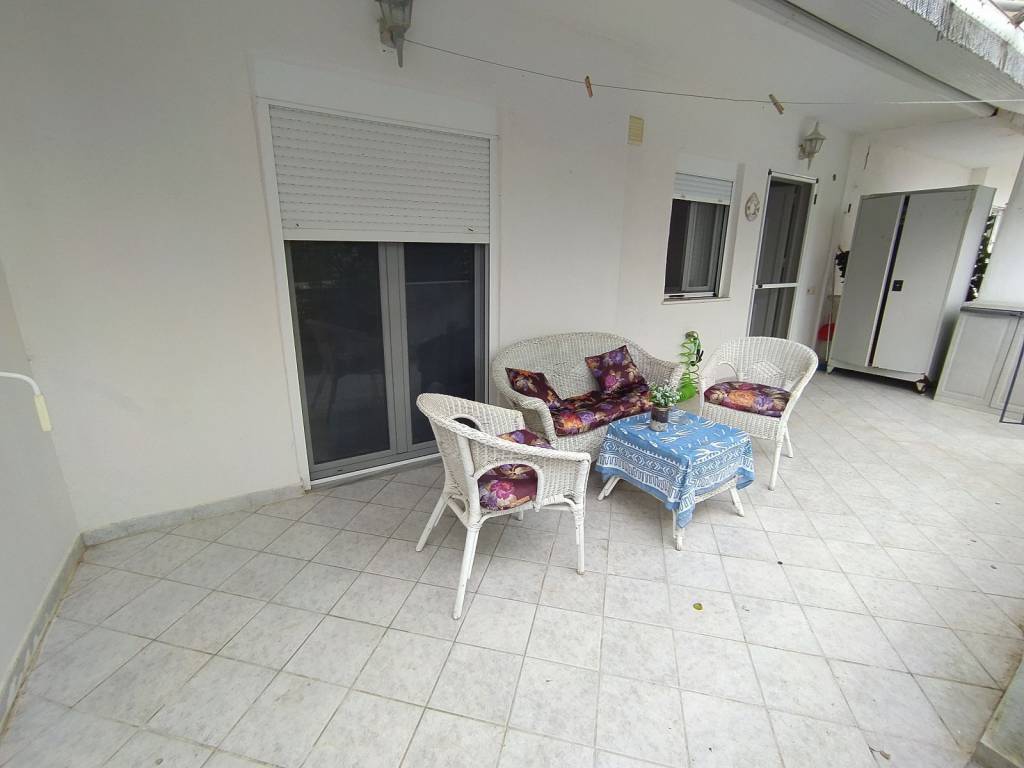 ANYPLACE MESITIKES YPERESIES