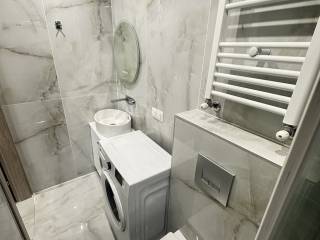 Forumland Real Estate, Μπάνιο