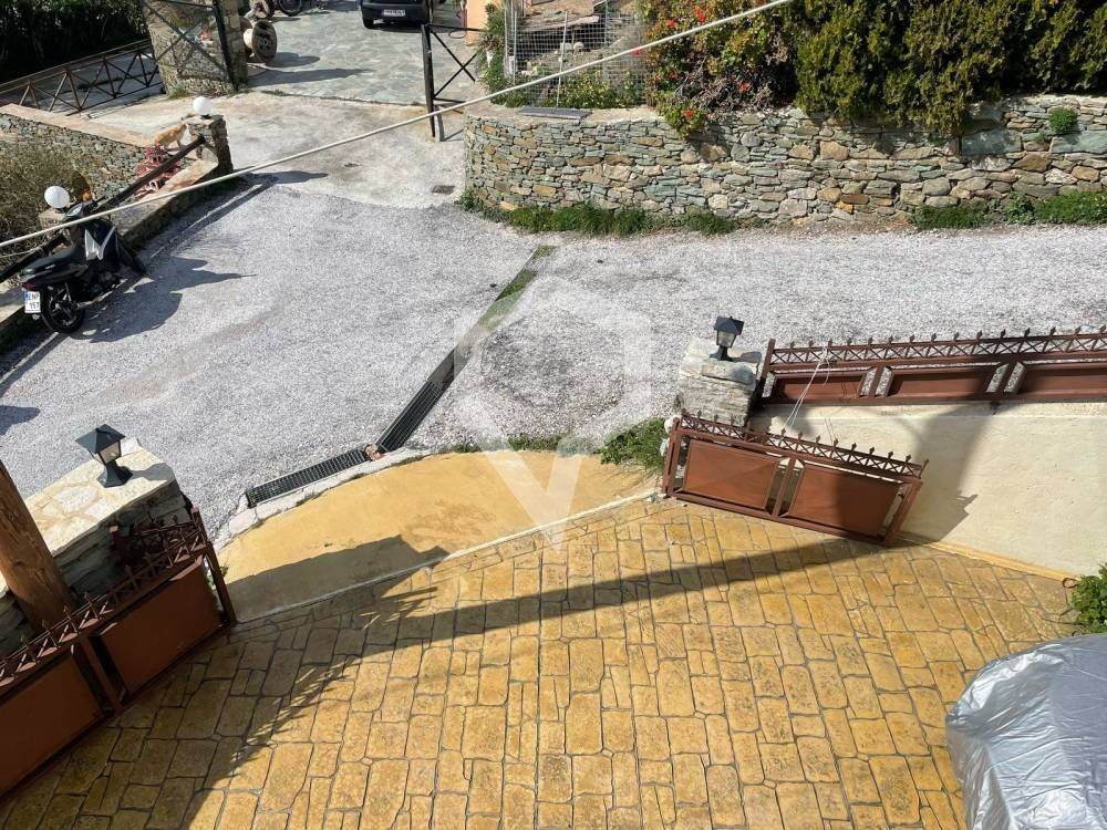 είσοδος οικοπέδου