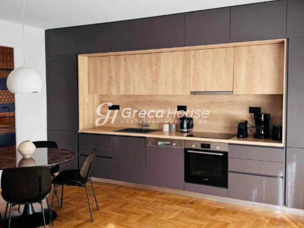 Ανακαινισμένο διαμέρισμα προς πώληση Κολωνάκι