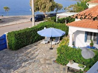 LIGA BEMATA APO TEN PARALIA