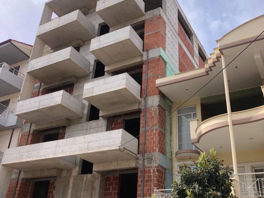 PAROMOIO ERGO TES ETAIRIAS SE EXELIXE