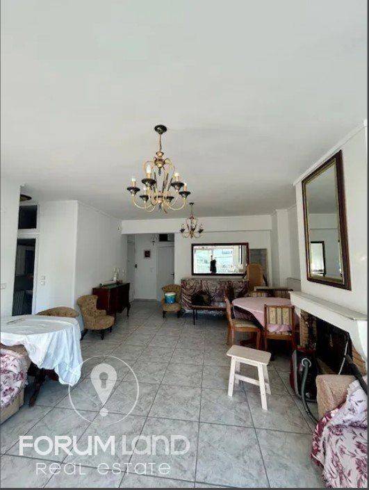 Forumland Real Estate, Σαλόνι