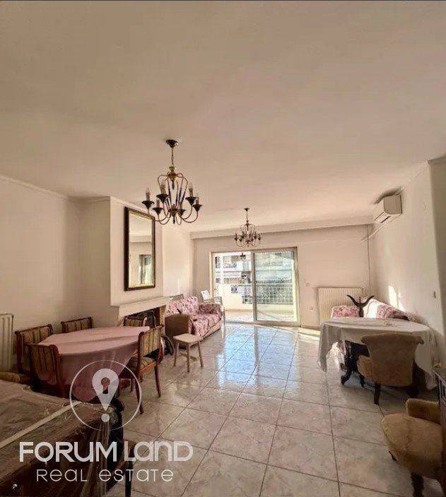 Forumland Real Estate, Σαλόνι με τζάκι