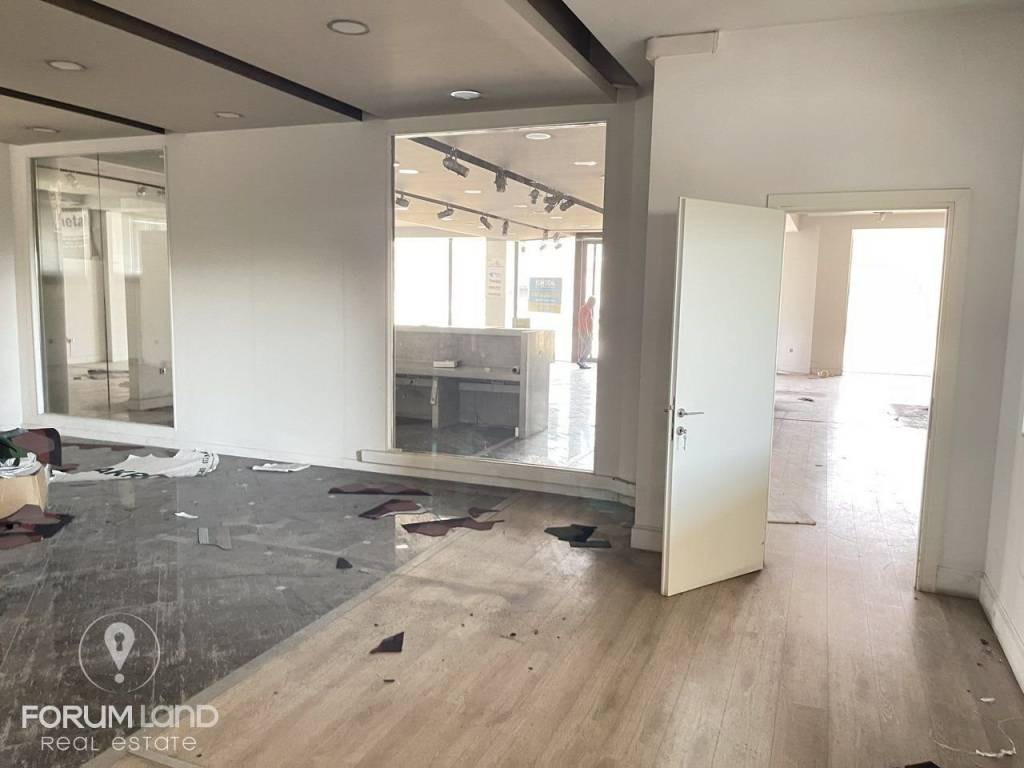 Forumland Real Estate, Ισόγειος χώρος