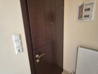 ΠΟΡΤΑ ΕΙΣΟΔΟΥ