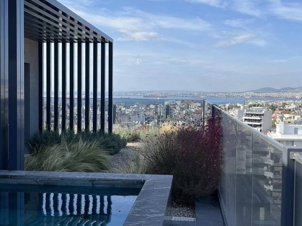 Forumland Real Estate, Pisina