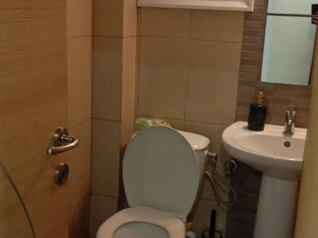 Forumland Real Estate, Μπάνιο